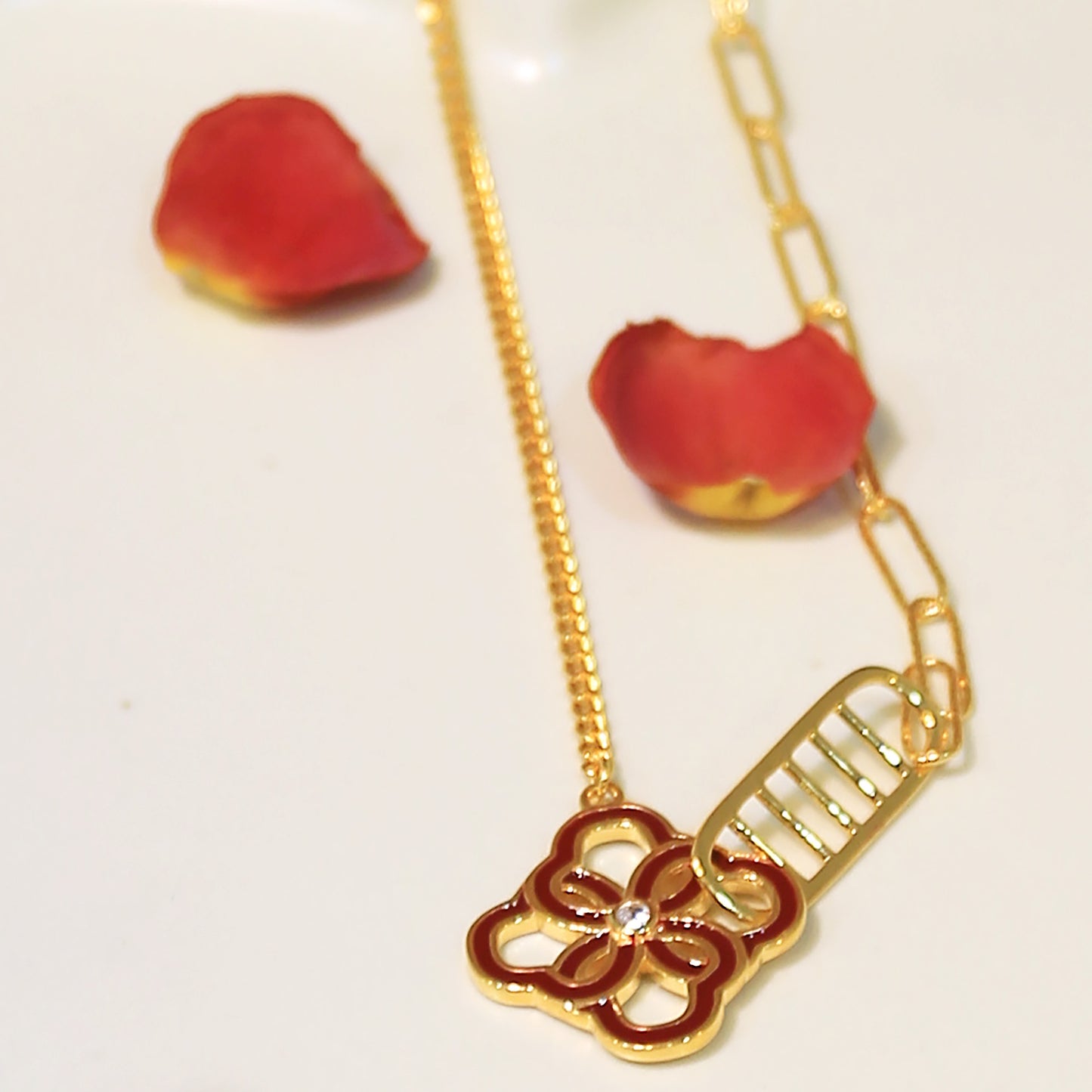 Blooming Eaves Necklace