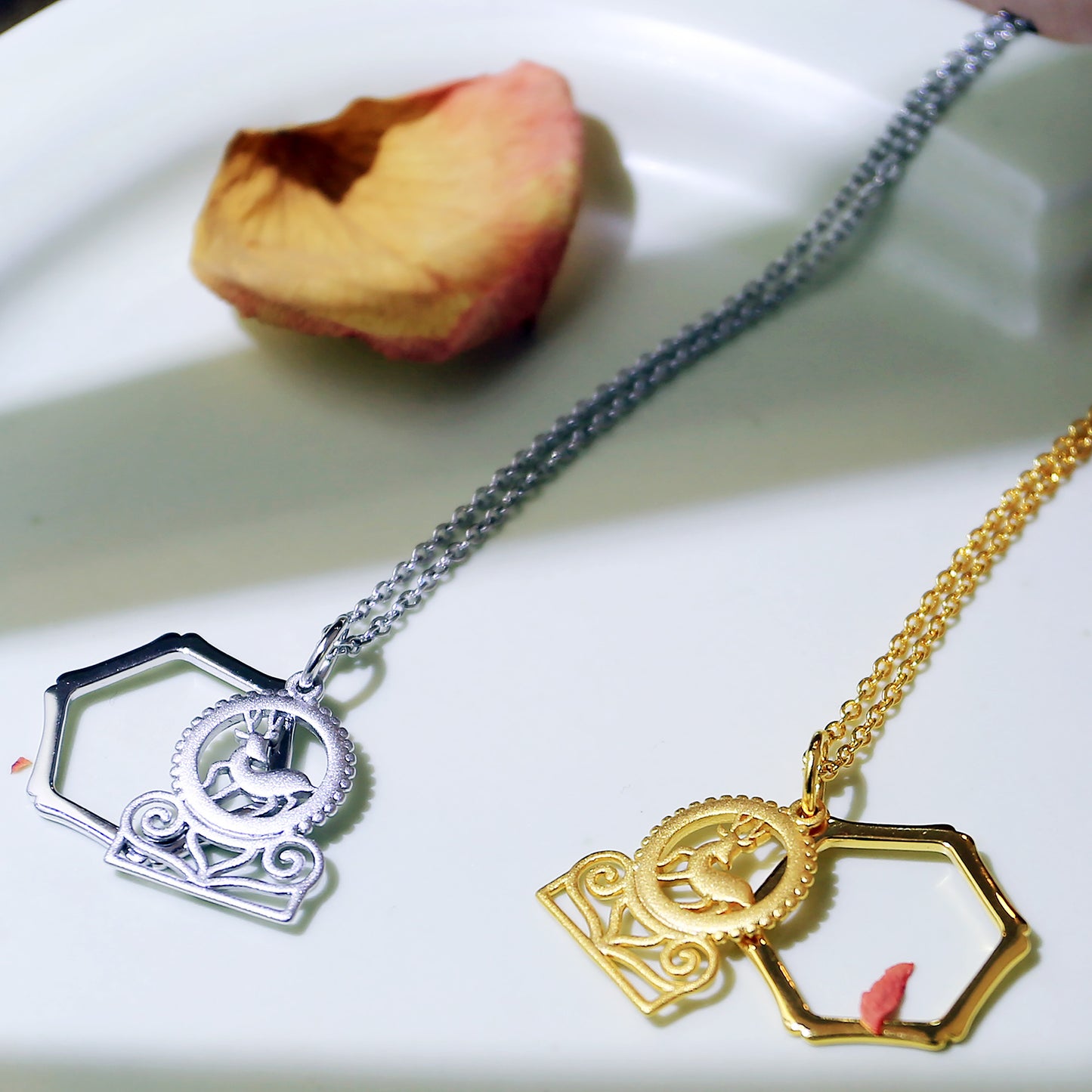 "Men Dang Hu Dui" Pendant Chain