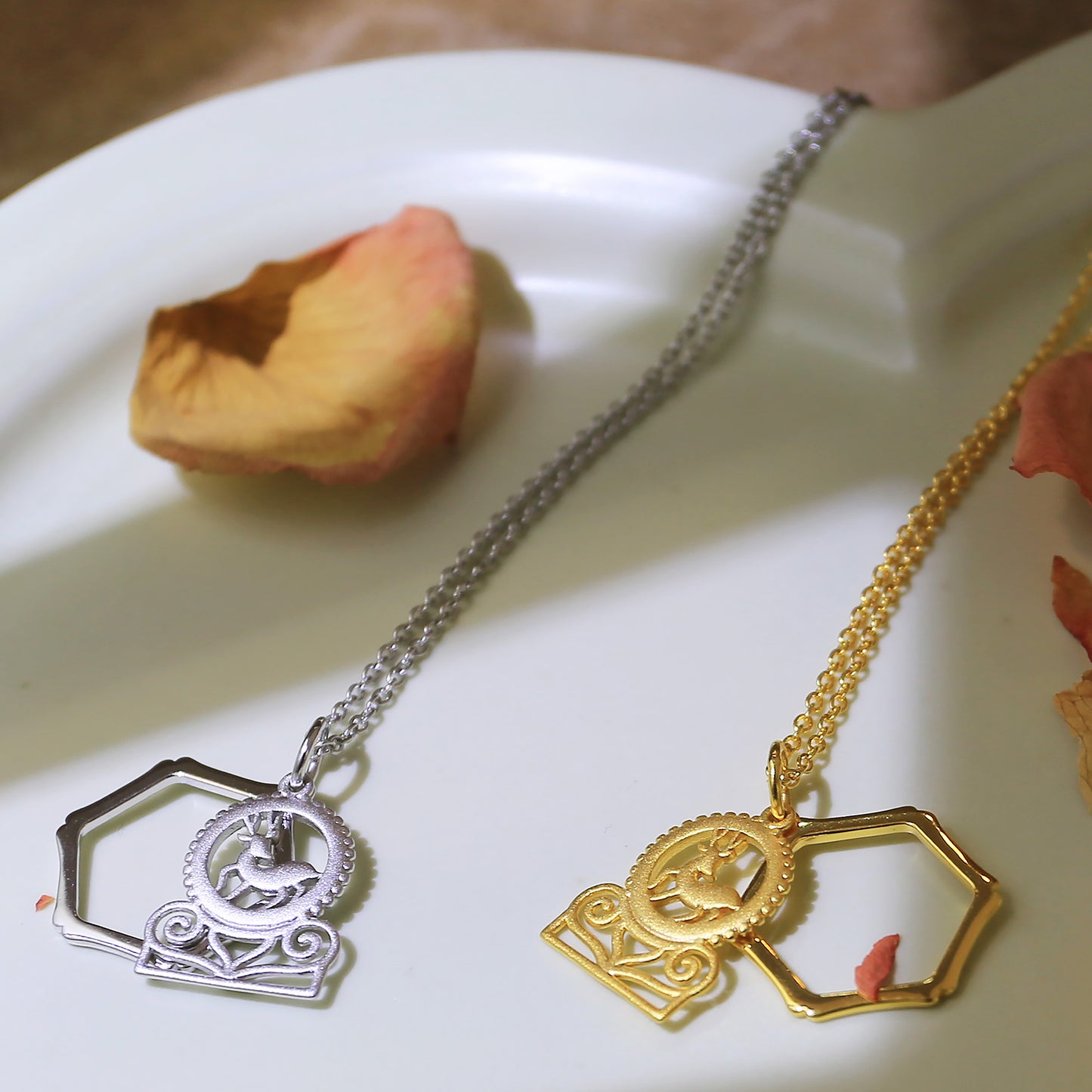 "Men Dang Hu Dui" Pendant Chain